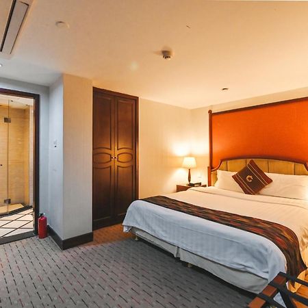 Royal Plaza Hotel Гуанчжоу Экстерьер фото